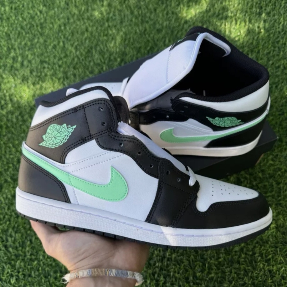 AIR JORDAN 1 MID GREEN GLOW-WHITE BLACK MEN'S SZ10.5 BRAND NEW IN BOX